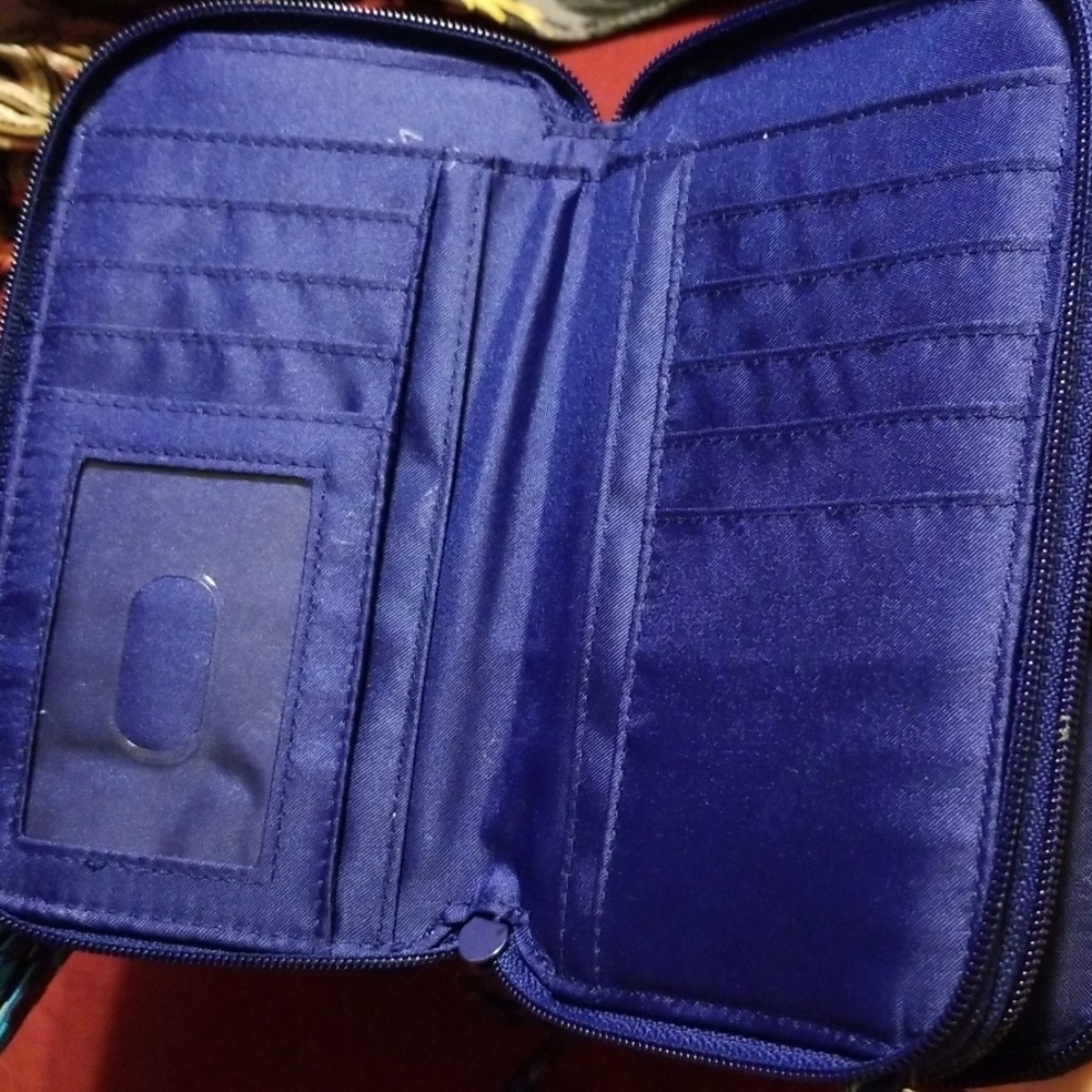 Crossbody - Picture 4 of 4